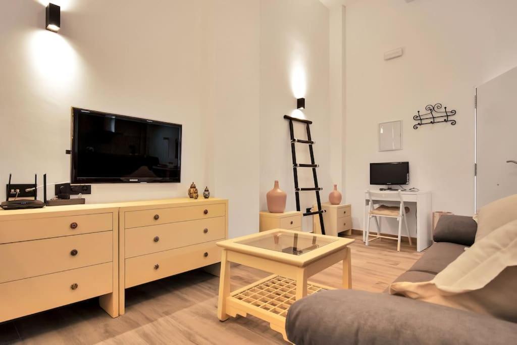 Moderno Loft En El Corazon Historico De Estepona - Casa Pepita 17 Buitenkant foto